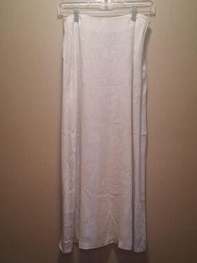 Jones New York Cream Silk Skirt W White Floral Inlay Size 6